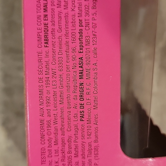 (J10) 1996 Valentine Fun Barbie - Picture 7 of 7